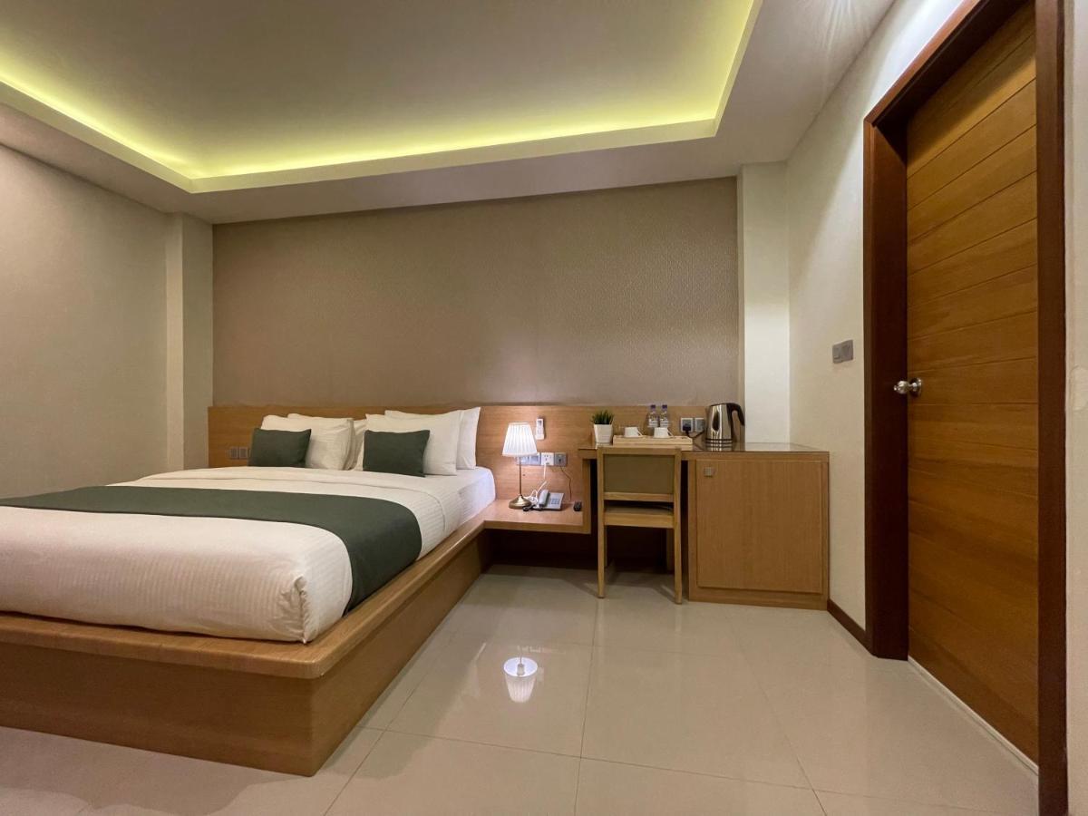 Huvan Beach Hotel At Хулхумале Экстерьер фото