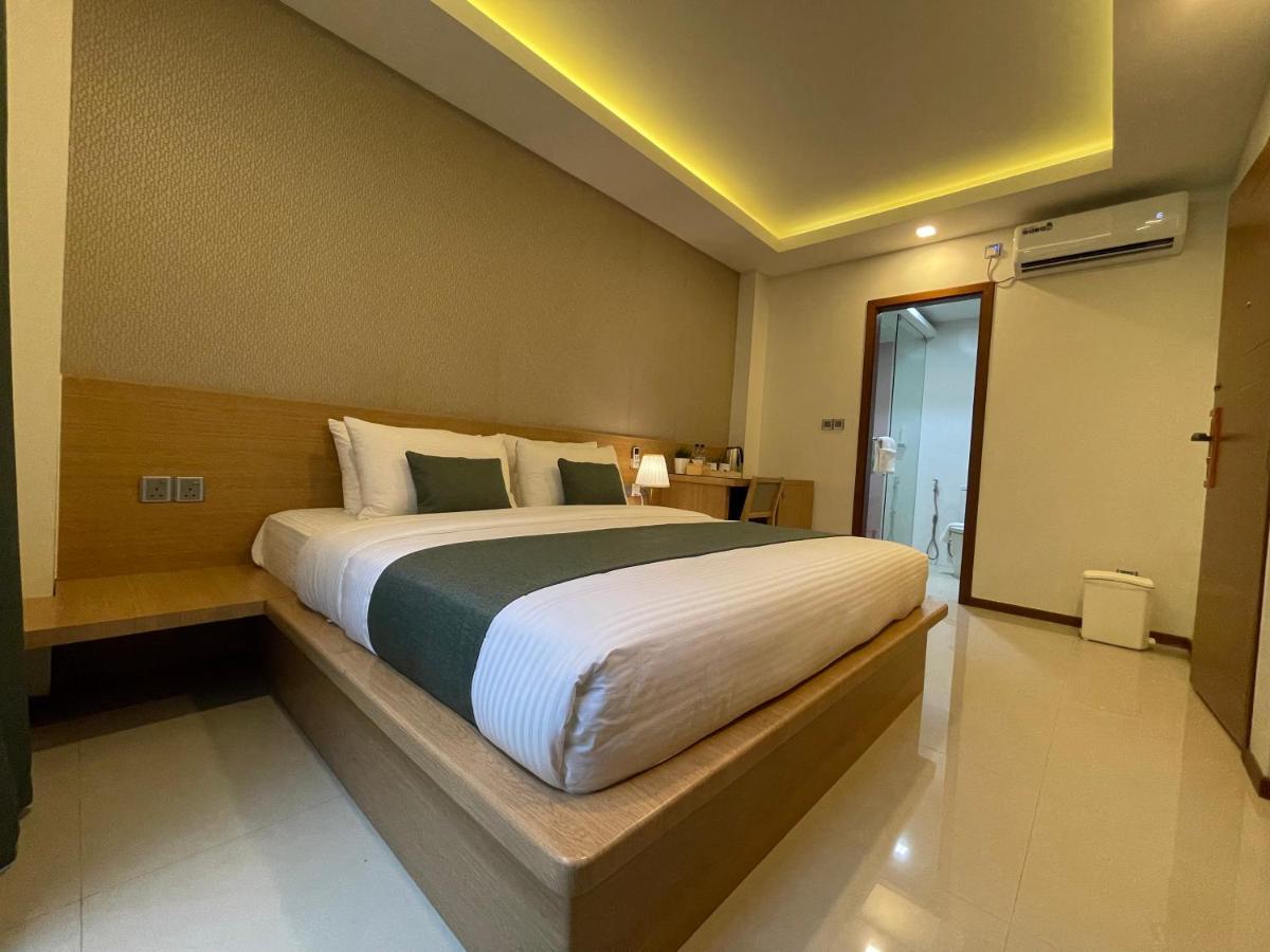 Huvan Beach Hotel At Хулхумале Экстерьер фото