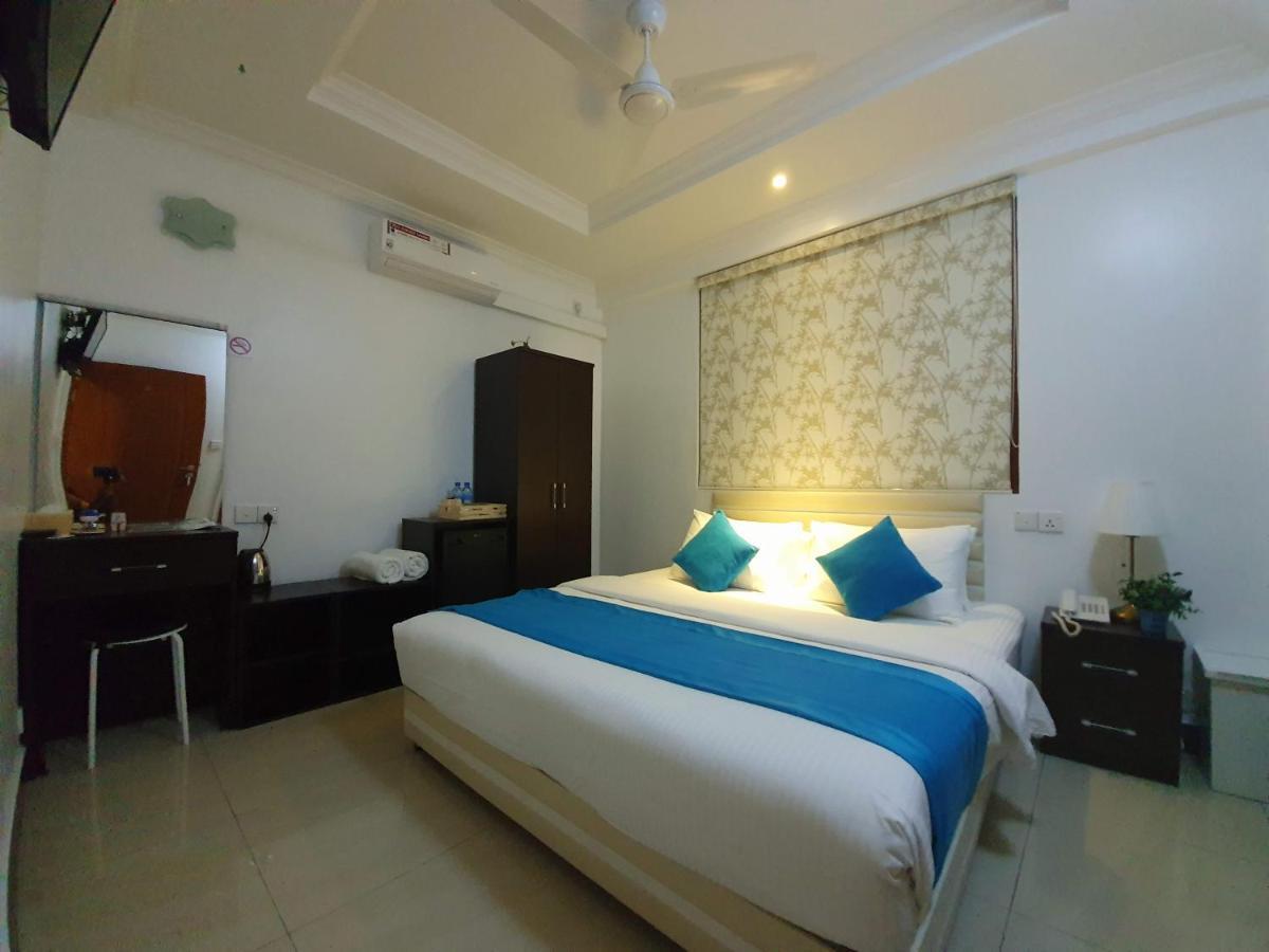Huvan Beach Hotel At Хулхумале Экстерьер фото