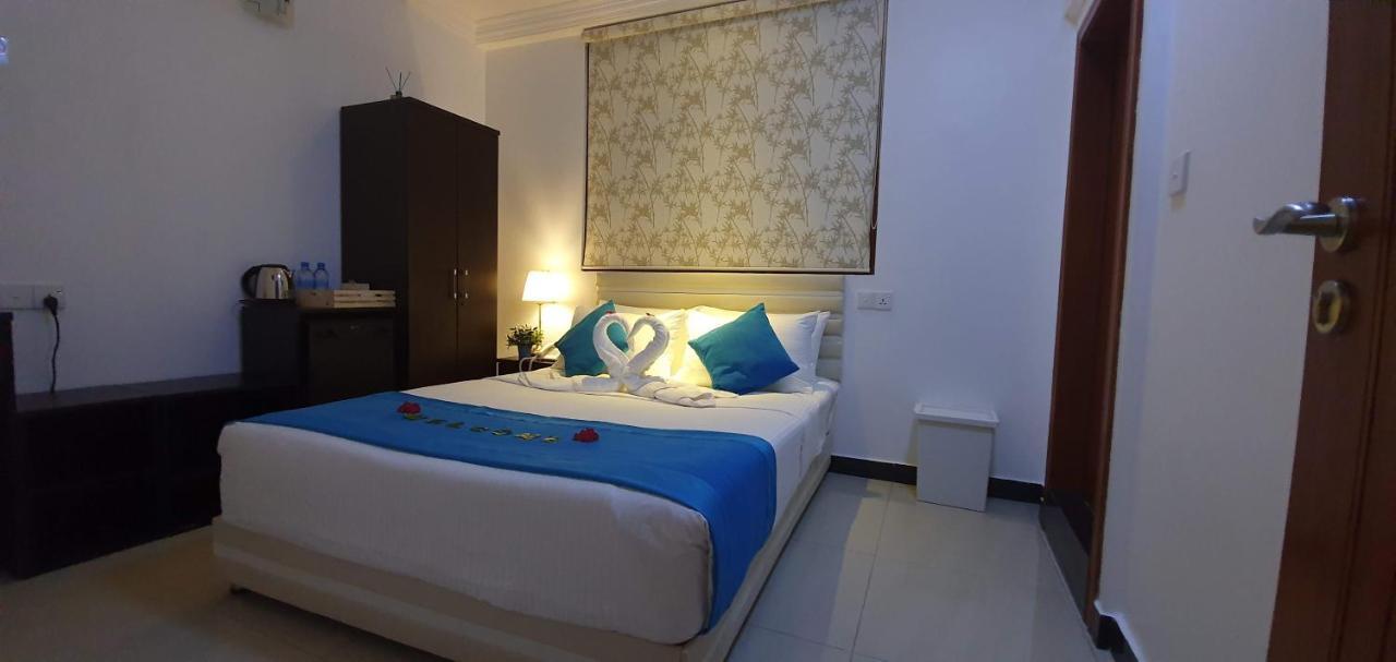 Huvan Beach Hotel At Хулхумале Экстерьер фото
