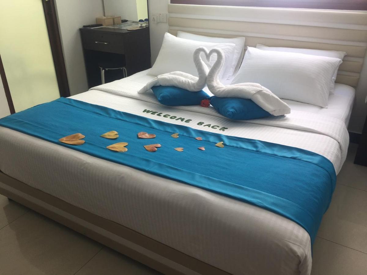 Huvan Beach Hotel At Хулхумале Экстерьер фото