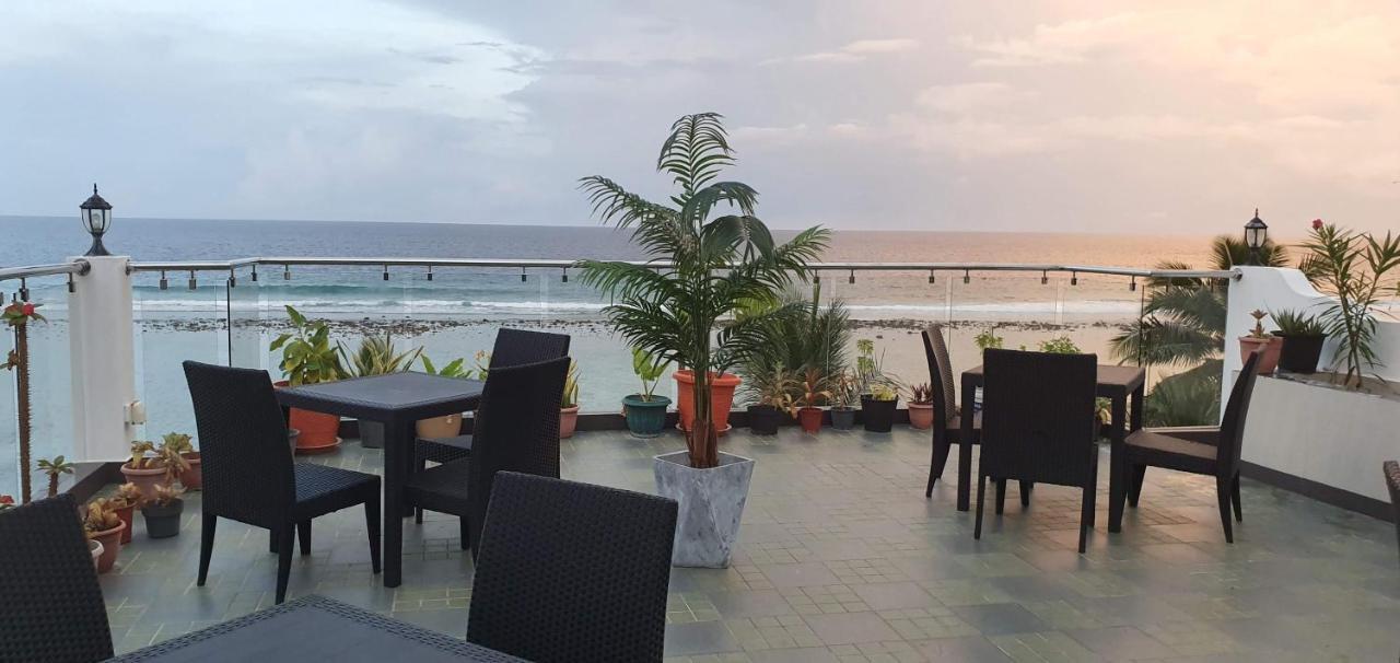 Huvan Beach Hotel At Хулхумале Экстерьер фото